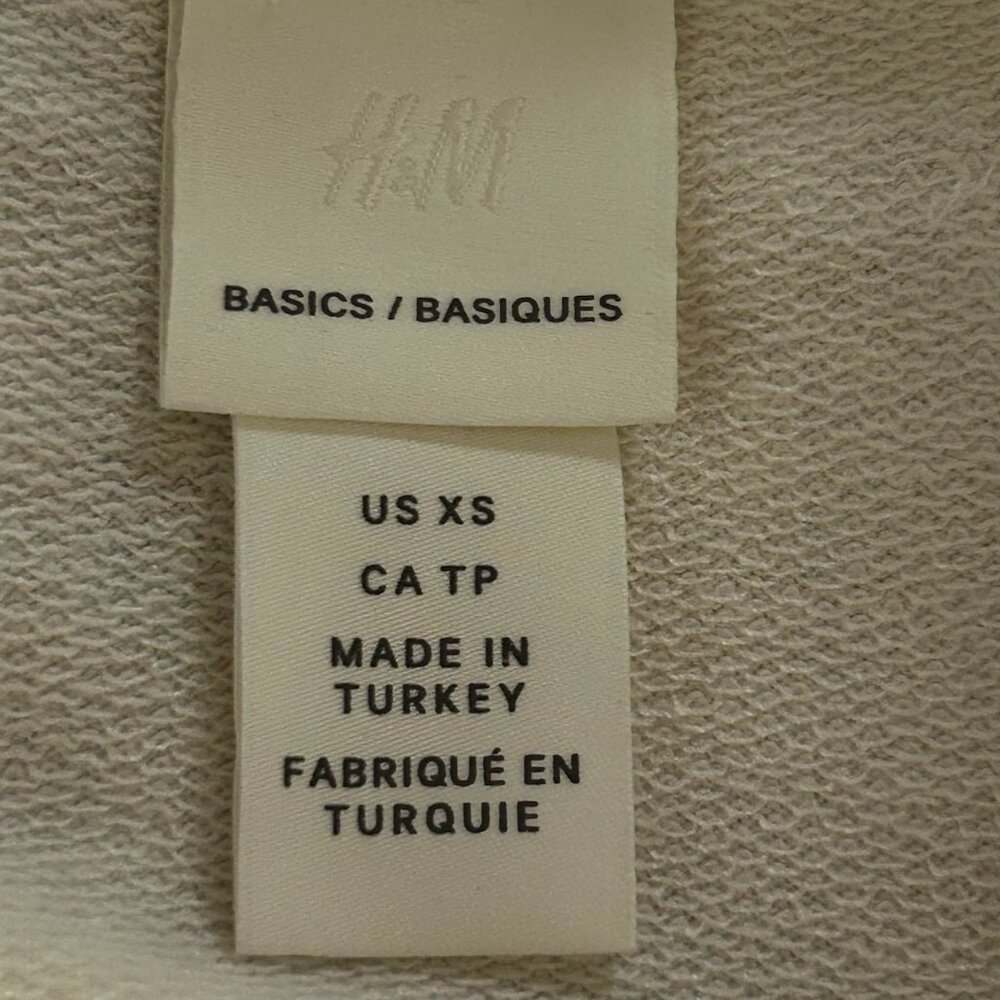 NWOT H&M Very Soft Basics Relaxed Loose Fit White Crewneck Top Sweatshirt - Picture 3 of 7